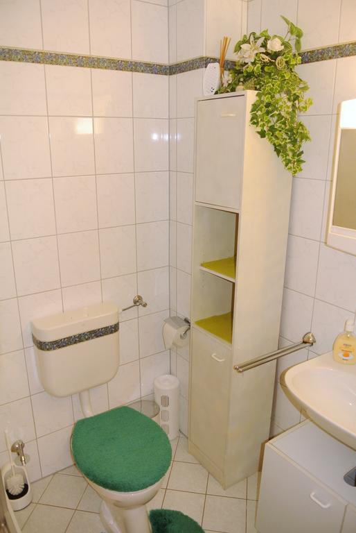 Haus Am Waldrand - Ferienwohnung Augustin Графенау Екстериор снимка